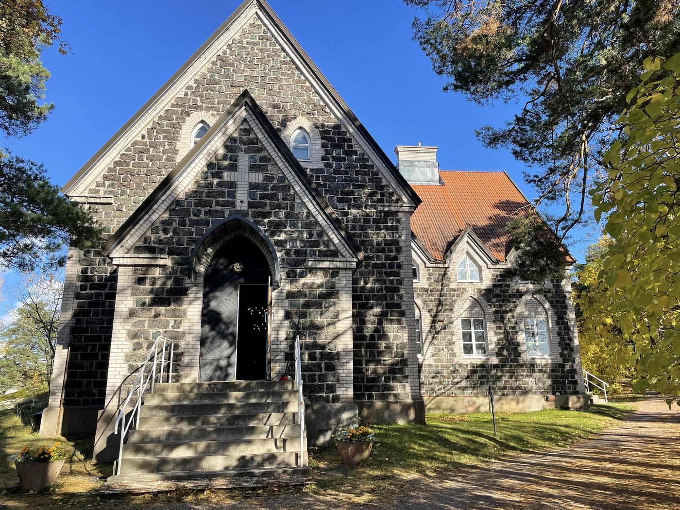 kyrka i slaggsten