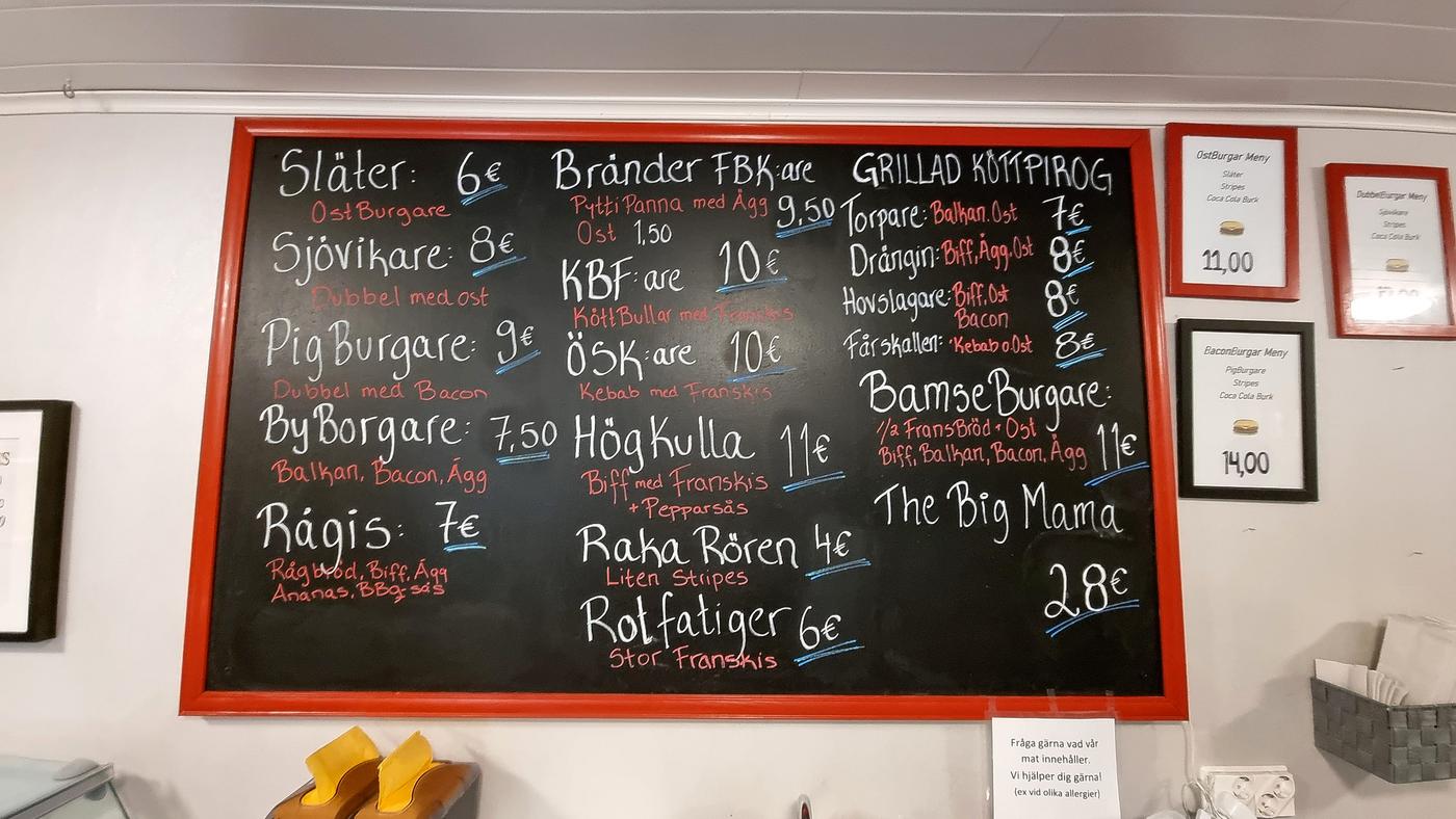 Grillmenyn i Österby kiosk.