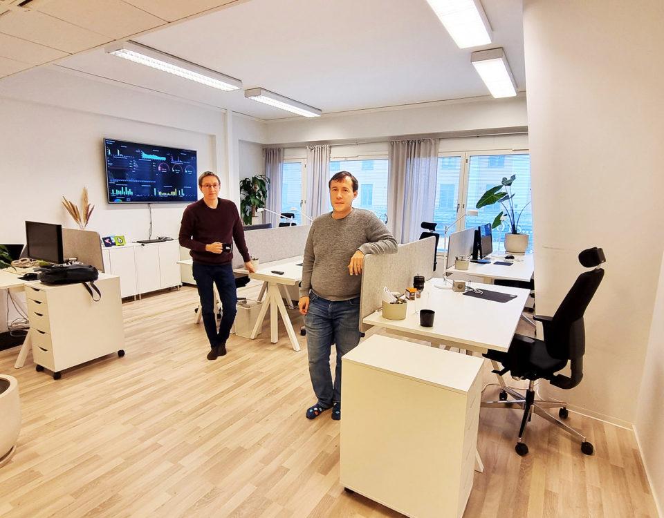 Två män i ett kontor