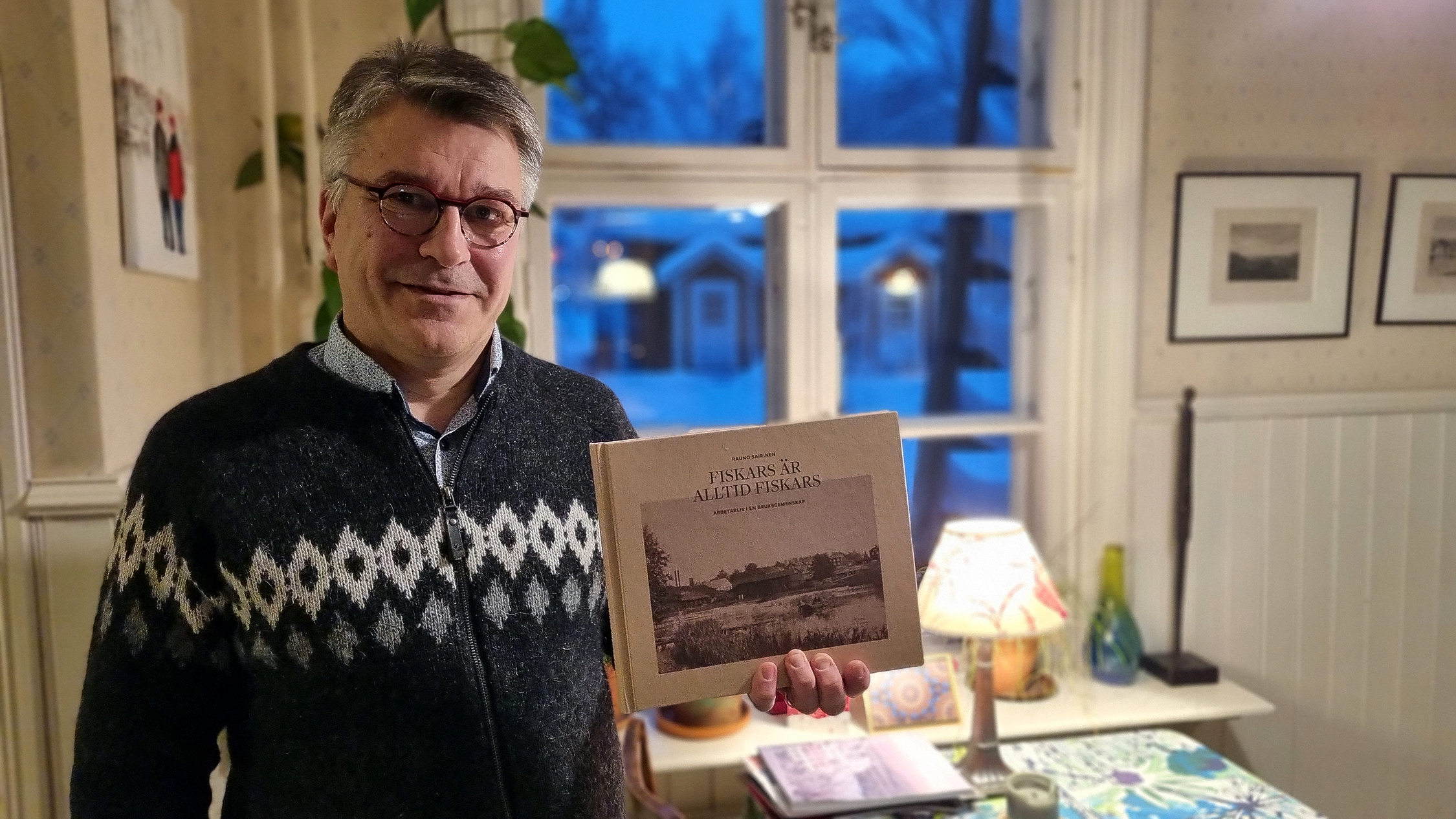 Rauno Sairinen bor själv i en gammal arbetarbostad i Kulla i Fiskars övre bruk.