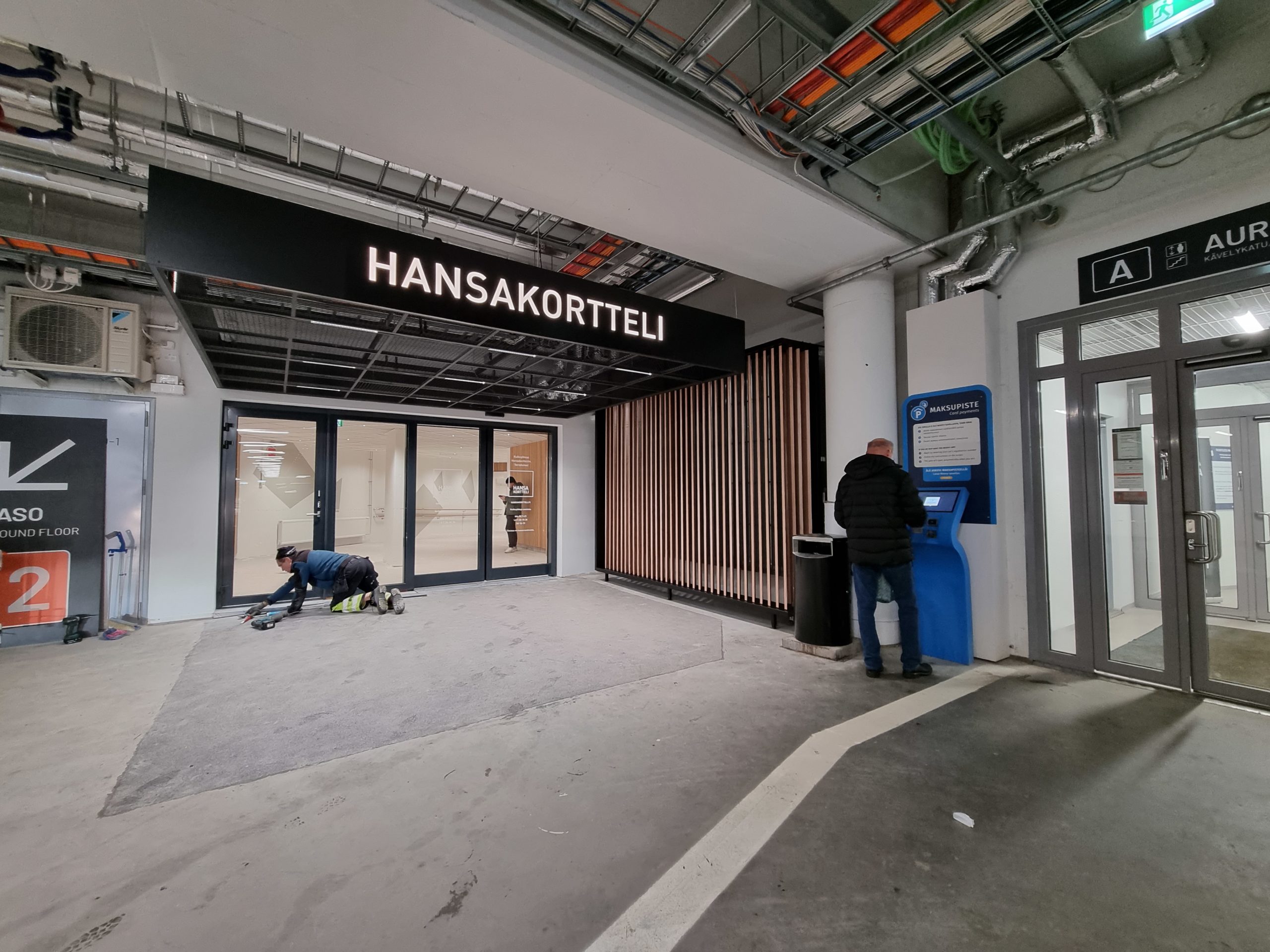 Julshoppare slipper snabbare in till Hansakvarteret nu. Torgparkeringshallens användningsgrad har också ökat, åtminstone enligt Turun Toriparkkis vd.