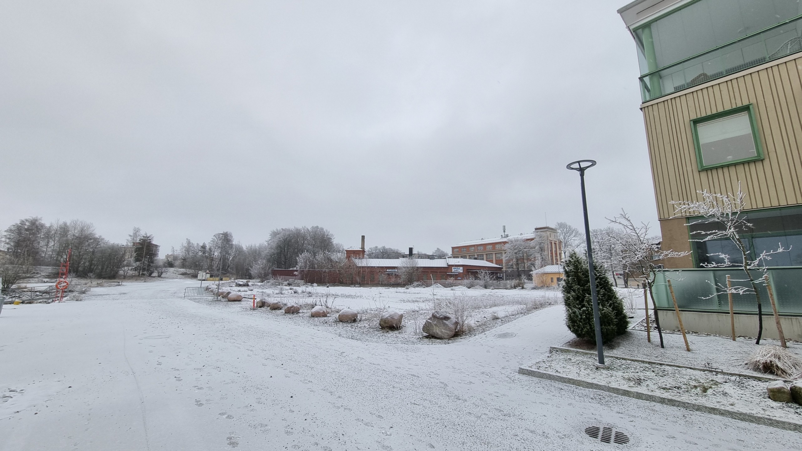 Den obebyggda tomten i Norra hamnen sedd från havet.