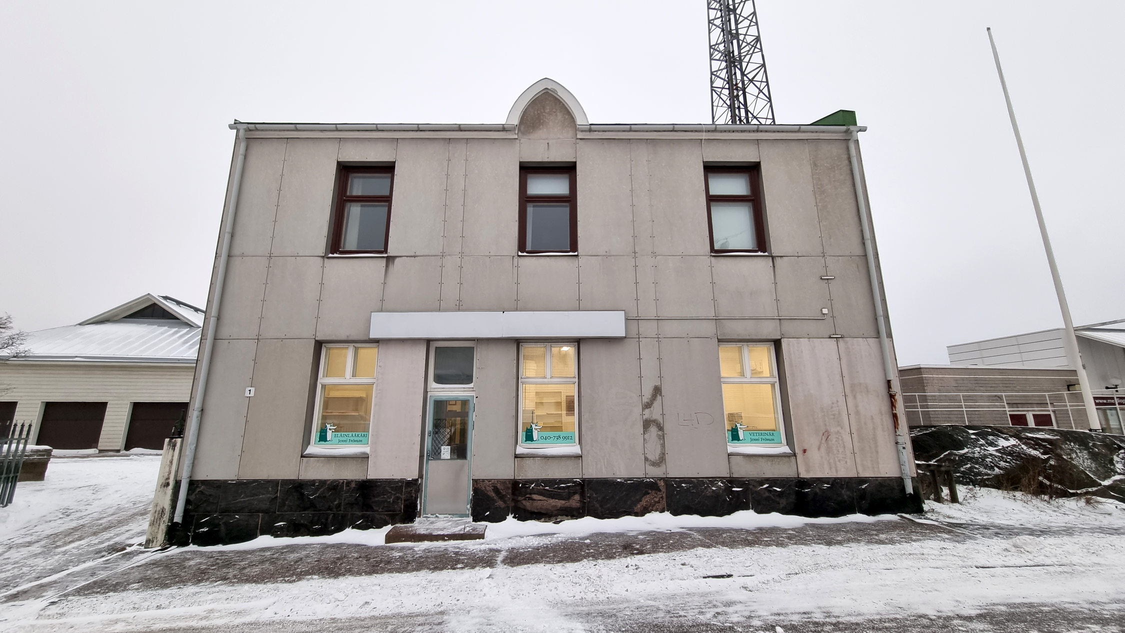 Veterinärmottagningen ligger på Bangatan i centrum av Hangö.