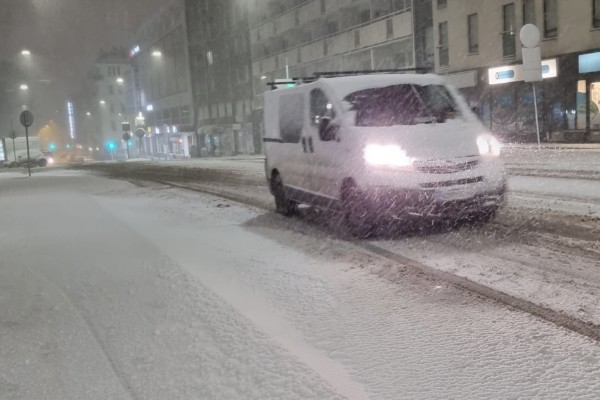snö och bil