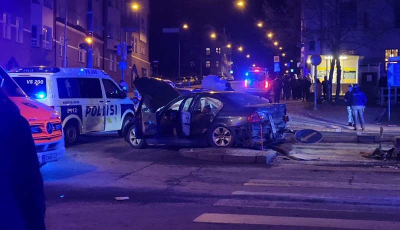Biljakt slutade i Åbo centrum