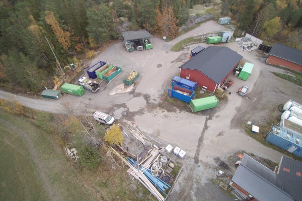 en flygbild på en sopsorteringsstation