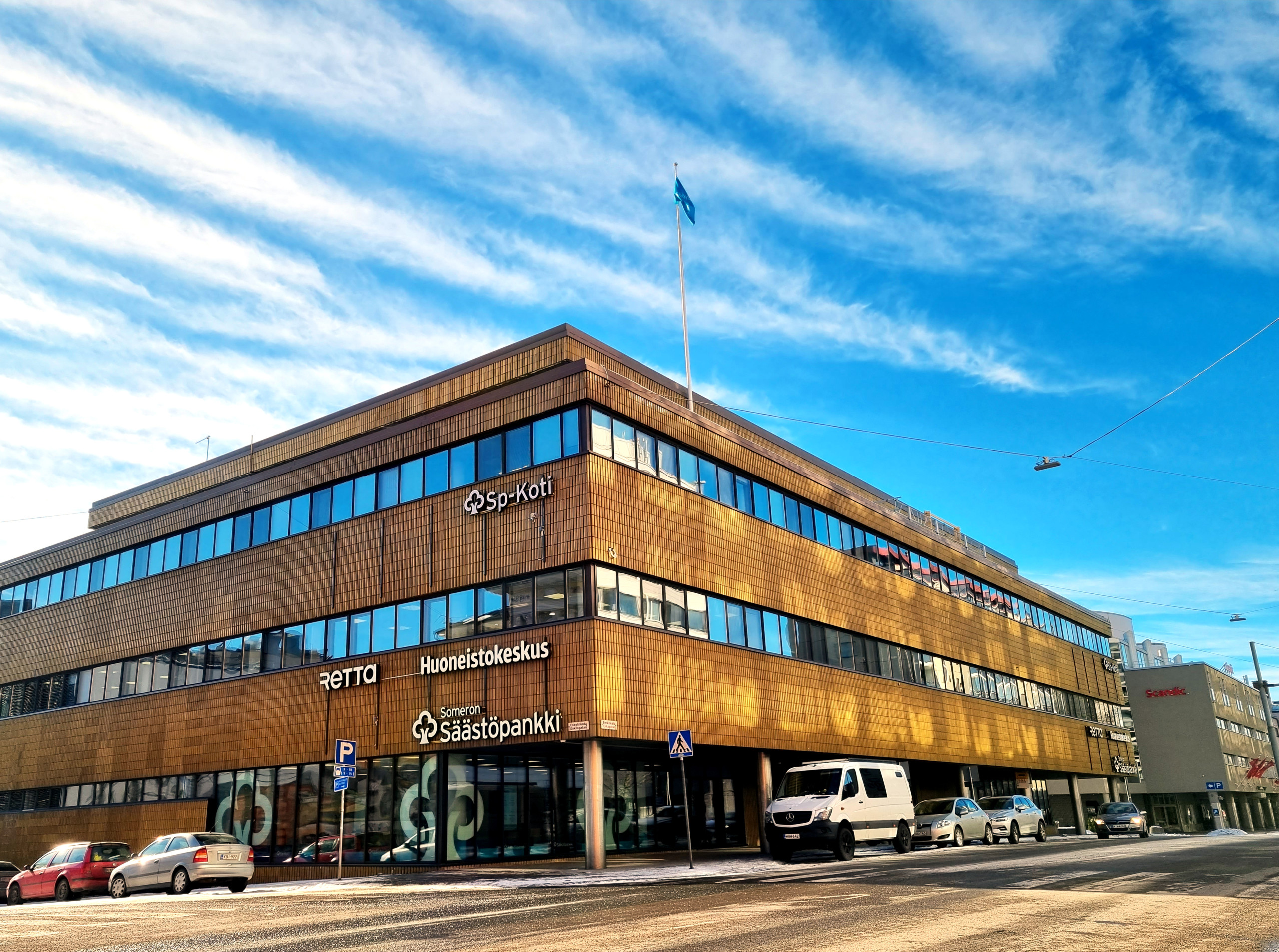 stort gult hus