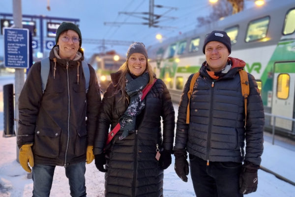 Rasmus Karlsson, Annika Meinander och Markus Öst pendlar mellan Karis och Åbo.