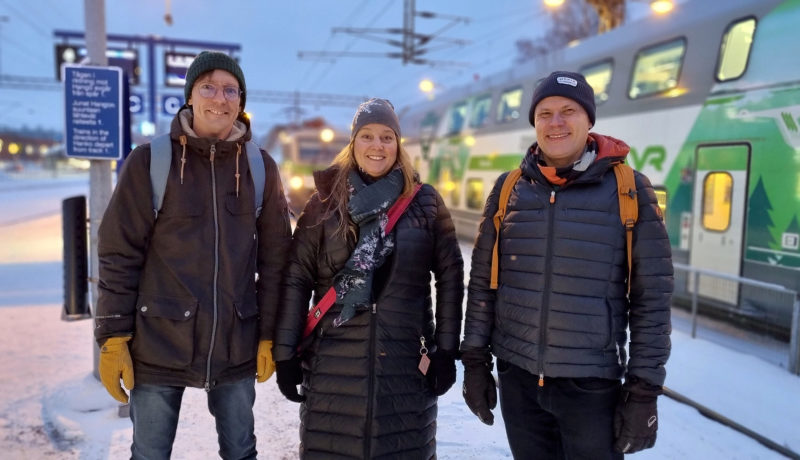 Rasmus Karlsson, Annika Meinander och Markus Öst pendlar mellan Karis och Åbo.