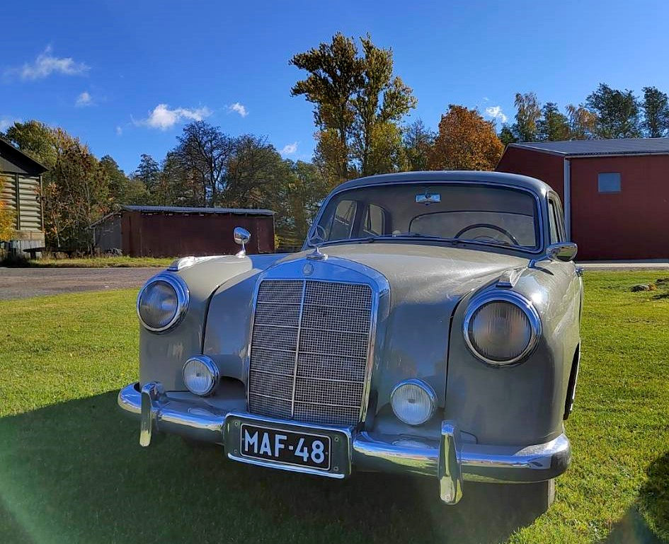 Veteran. Familjen Grönroos MB från 1956 ses i följet på lördag.