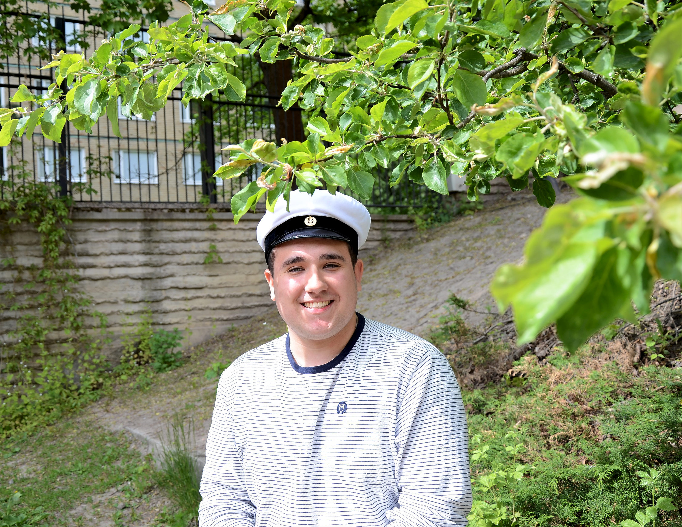 Filip Schauman blir student från Katedralskolan 2023.