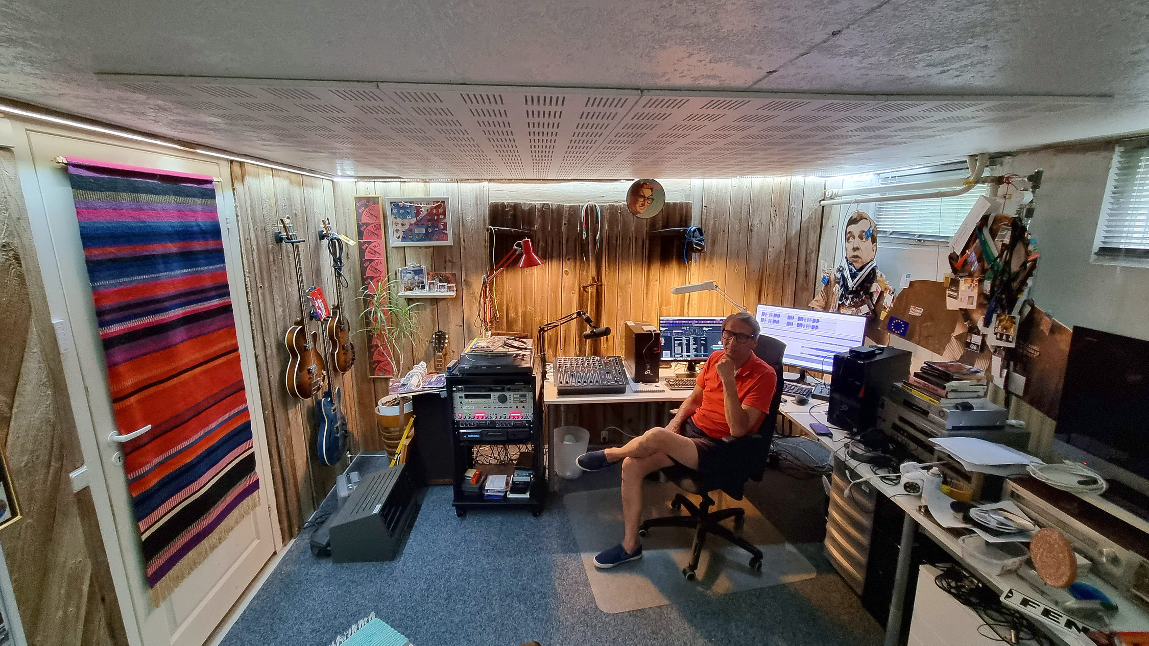 Studio i källare.