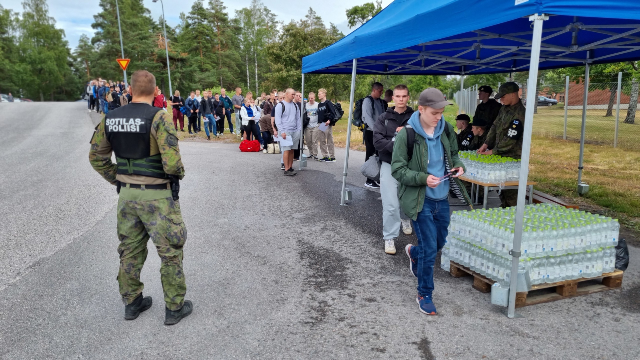 Kö vid amälan till inryckning.