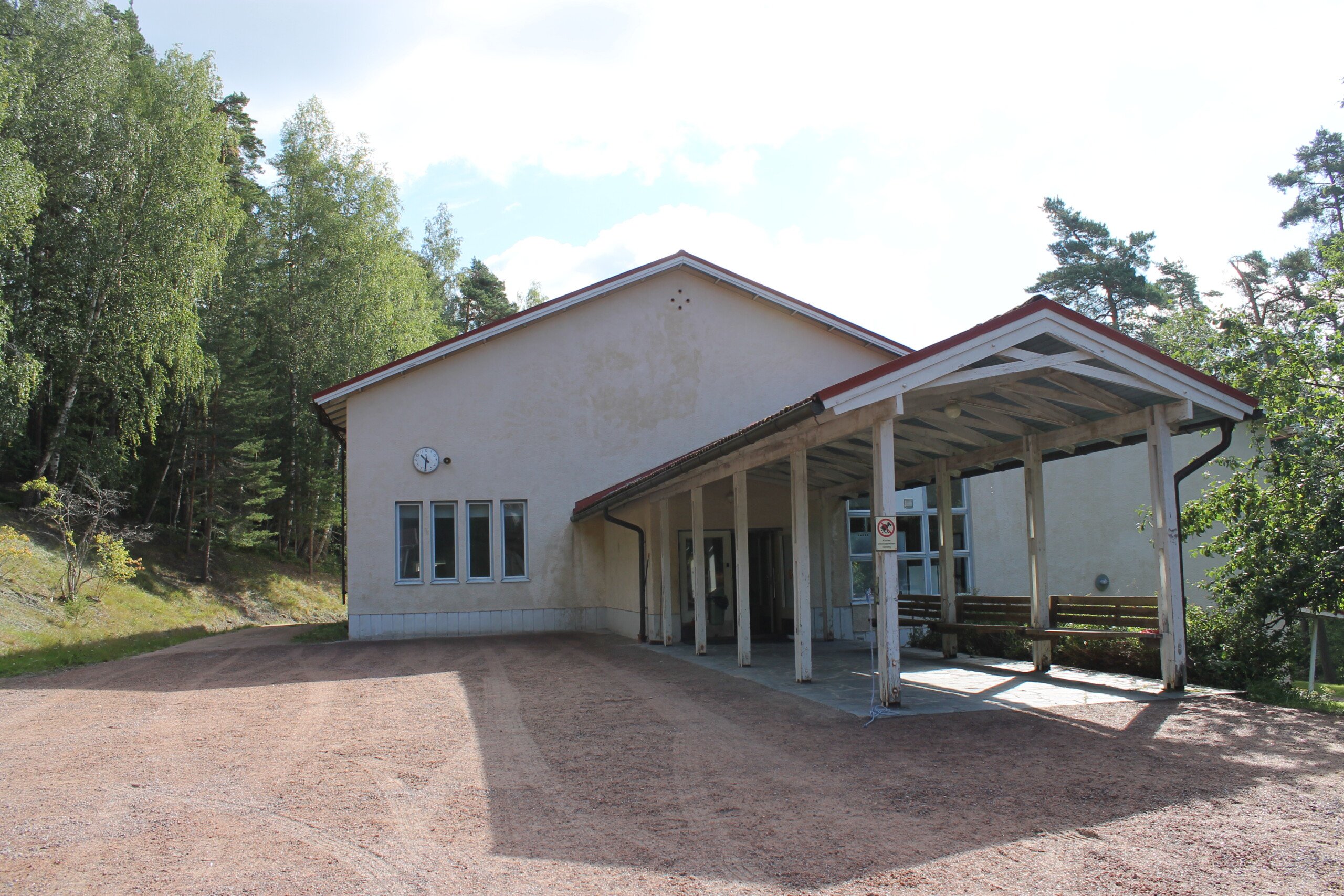 Gamla lokalerna till Klinkbacka skola i Pojo. Där elevern i årskurs 1-2 från Katarinaskolan går då Katarina skolan i Karis renoveras.