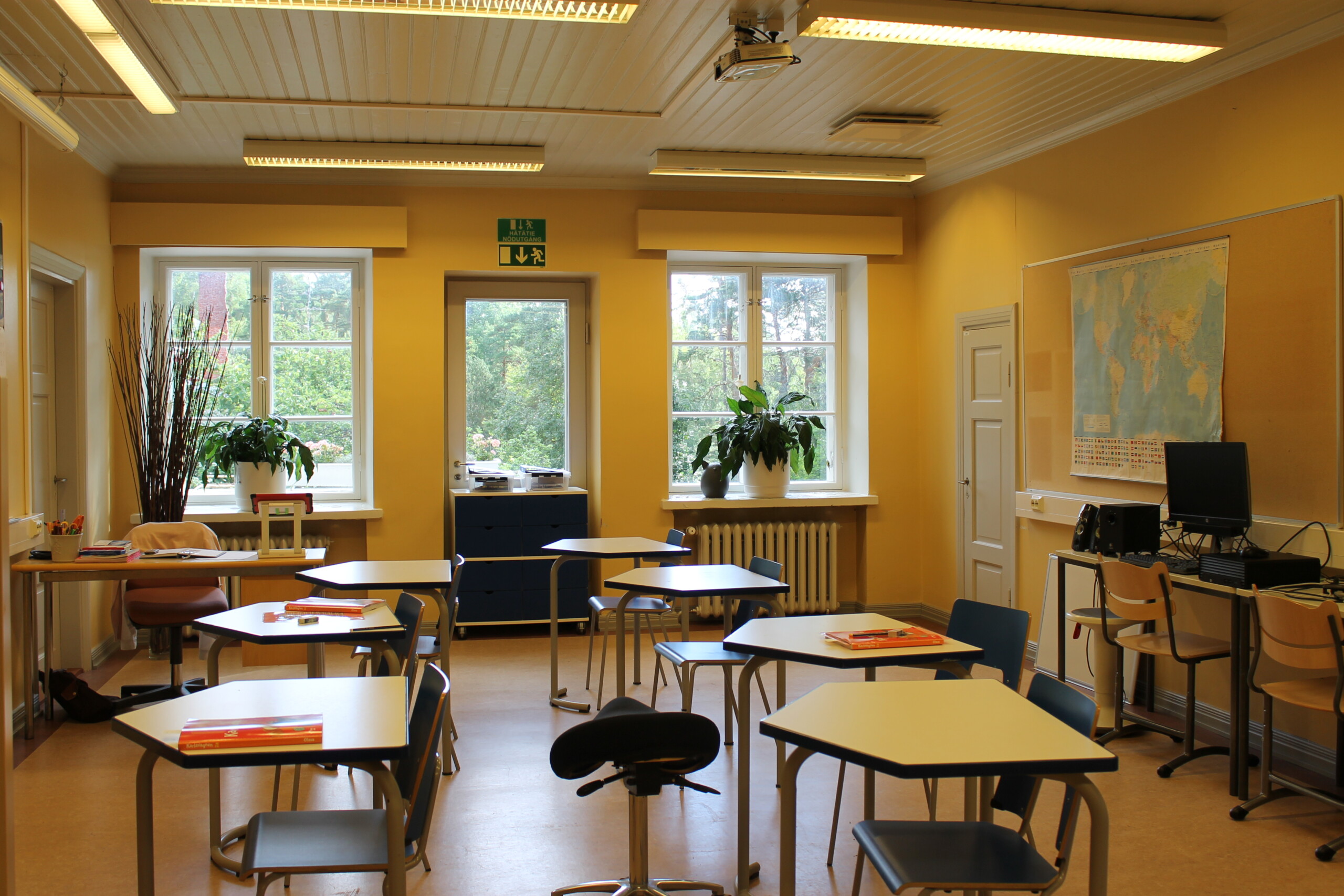 Ett av Katarinaskolans tillfälliga klassrum i Klinkbacka skola.