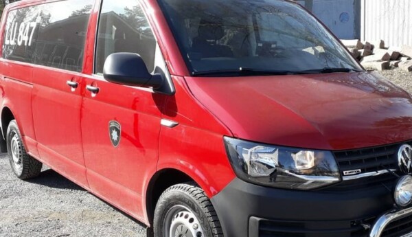 Brandbil av minibussmodell.