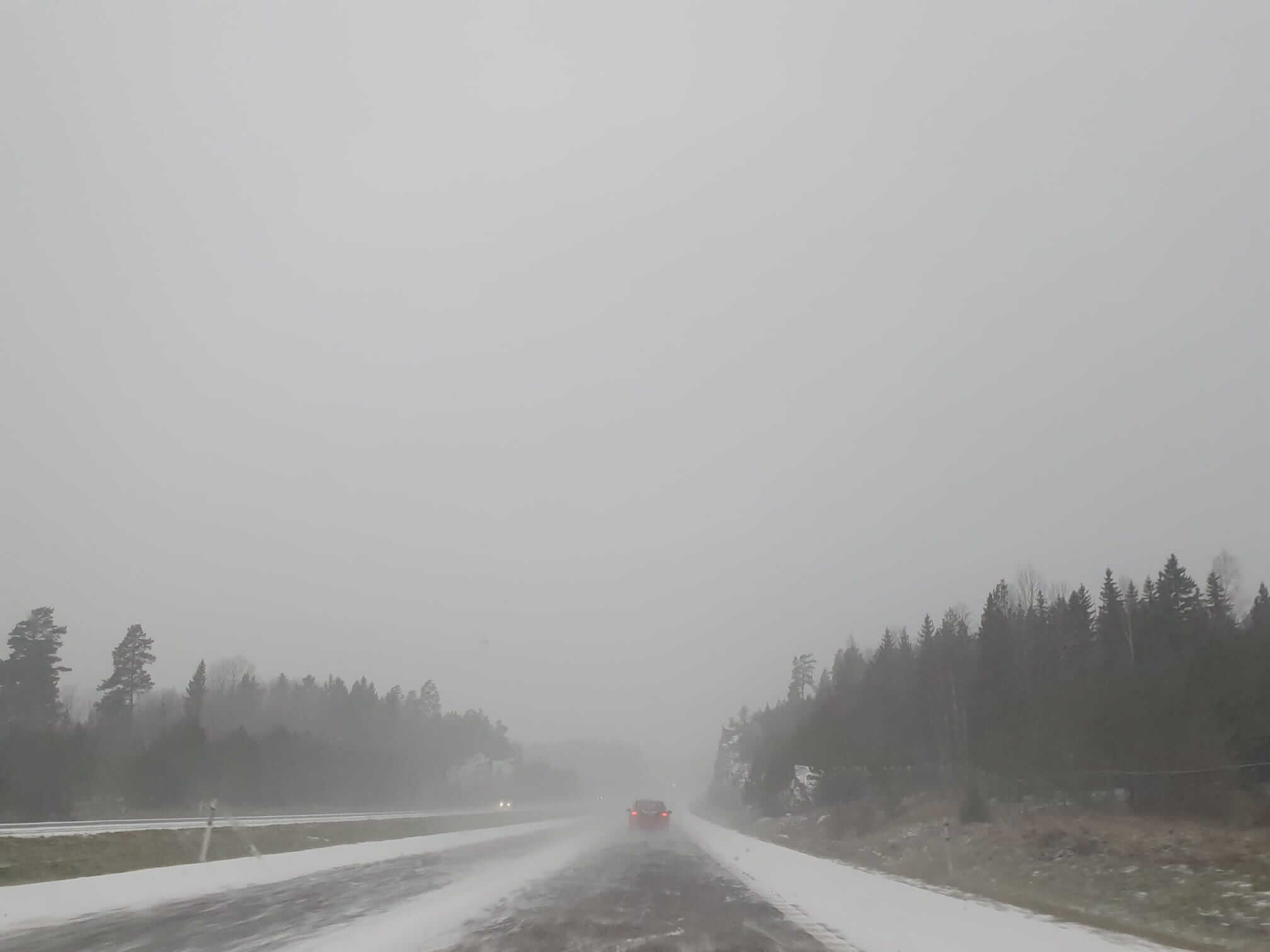 Snöig motorväg
