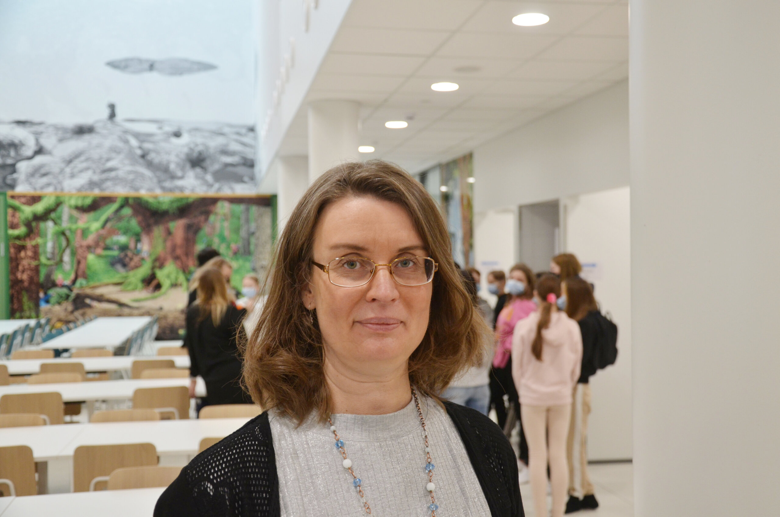 rektor inne i en skola