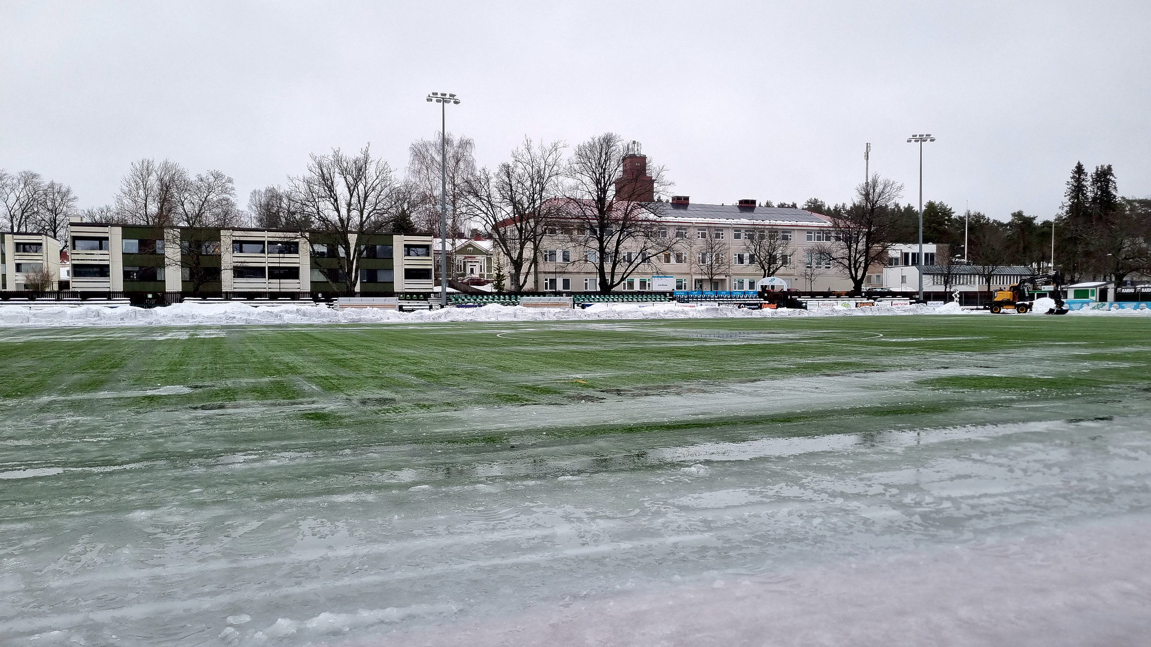 Vintrig fotbollsplan.