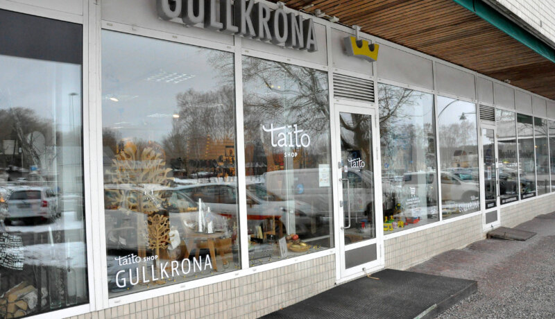 Skyltfönster till affärslokal sedd utifrån