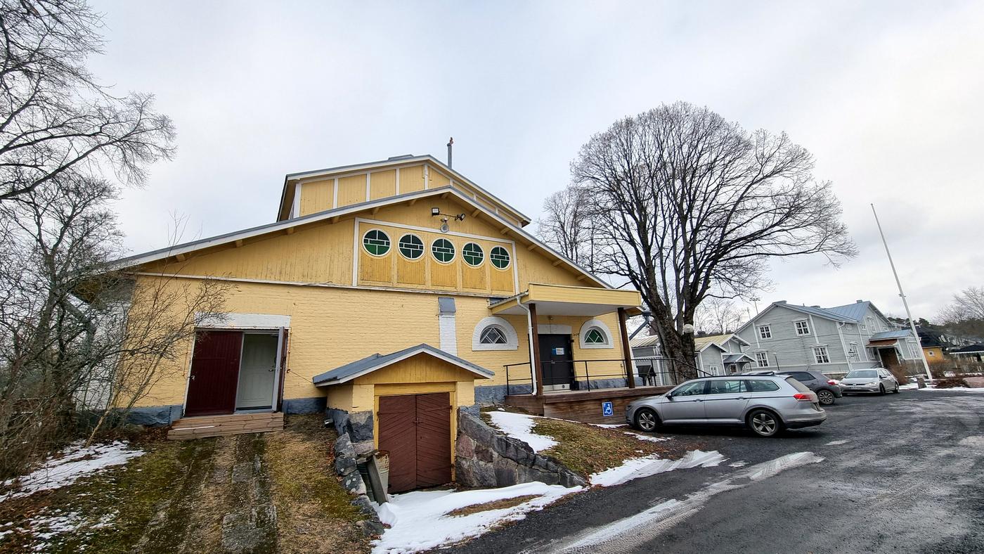 Gul bryggeribyggnad från mitten av 1800-talet.