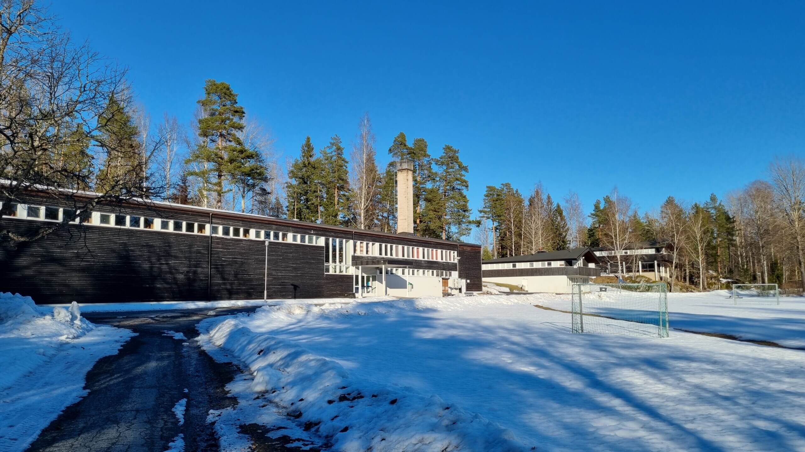 Kisakeskus, idrottsinstitut