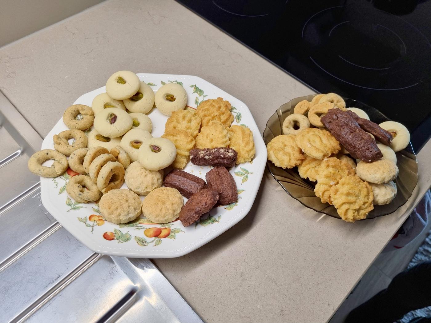 Några småbröd på ett fat
