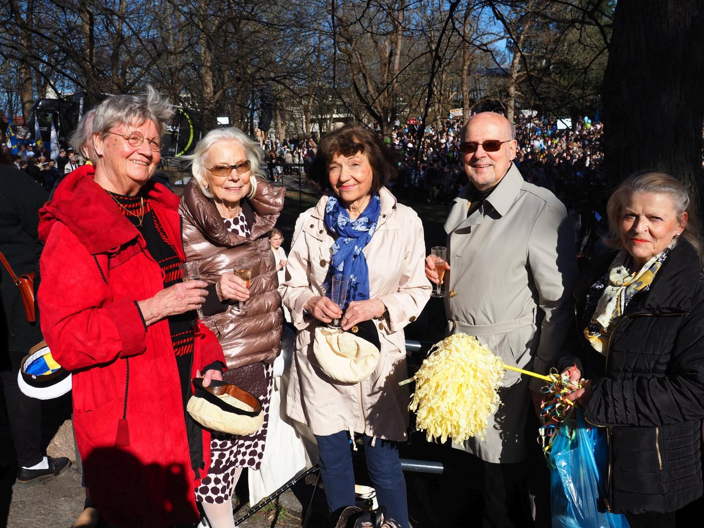Birgitta Jalander, Eva Ingman, Eva Lindström, Lars Ingman och Helena Lusua har firat valborg i flera årtionden.