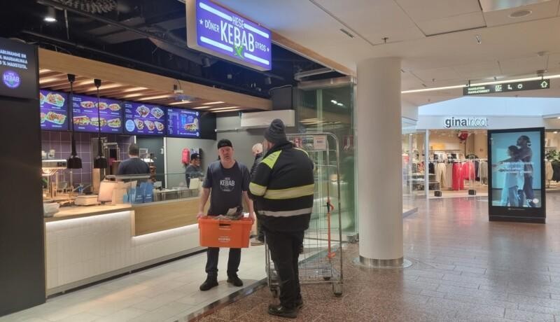 varuleverans till ny hamburgerrestaurang i köpcenter