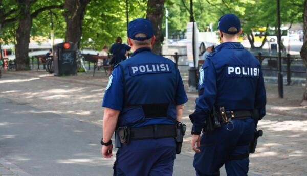 Polis, polisbil, patrull, polisen i sydvästra Finland, brott, kriminalitet.