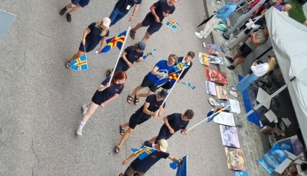 Parad längs västra åstranden i Åbo