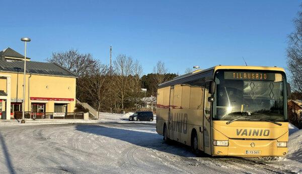 En bus på vinterväg