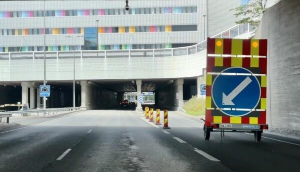 Tunnel med vägbygge.