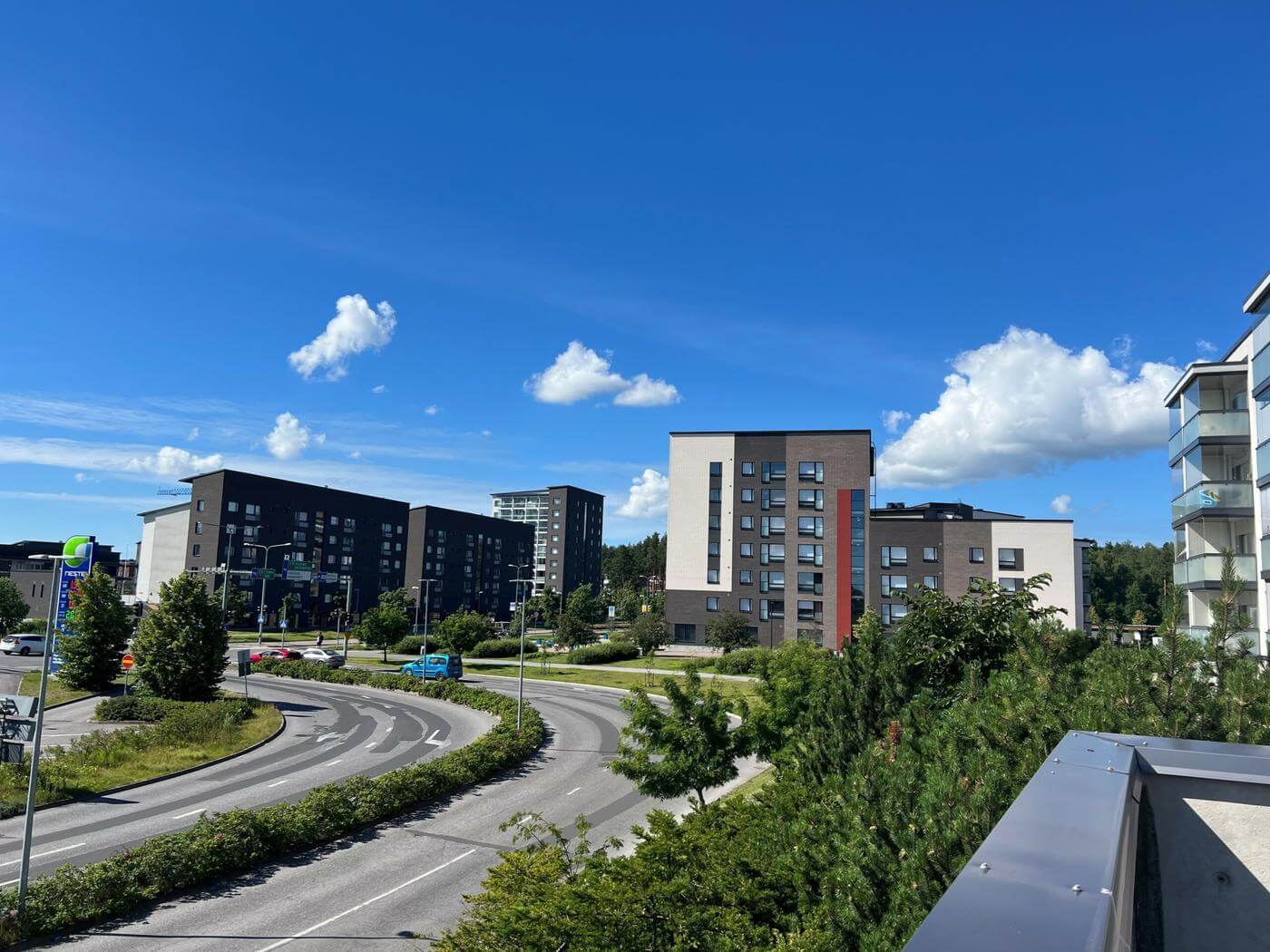Utsikt över husen från köpcentret.